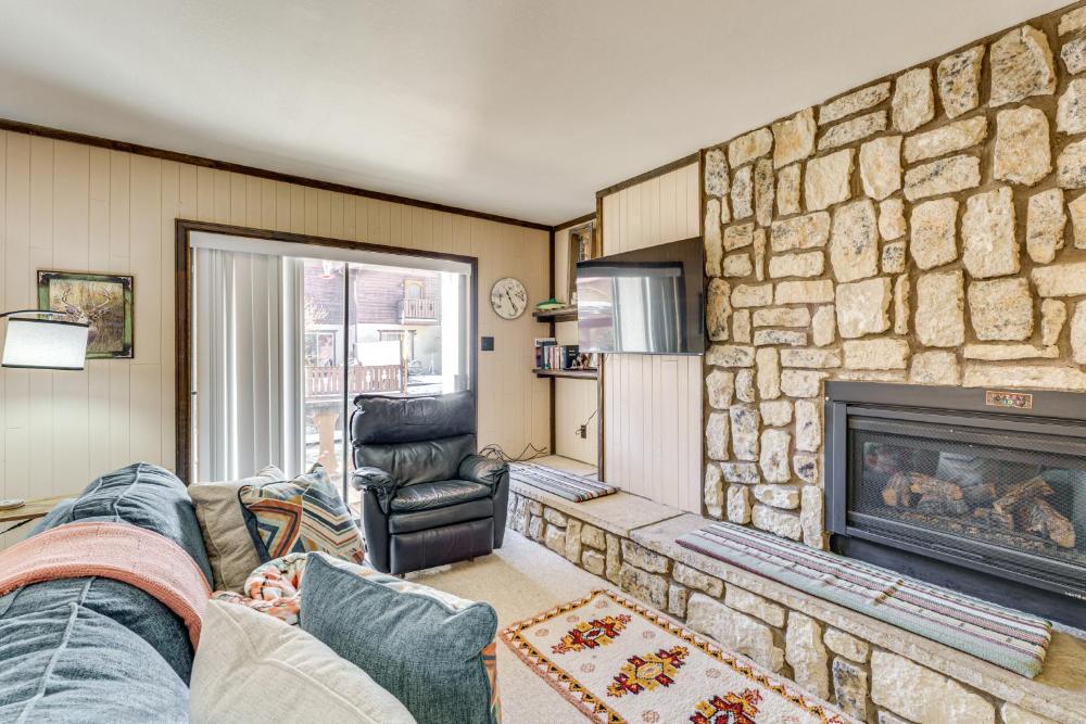 Less Than Half-Mi to Red River Ski Area Townhome with Patio